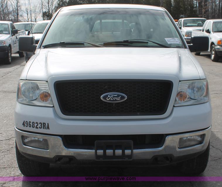 image for item E3283 2004 Ford F150 XLT SuperCrew pickup truck