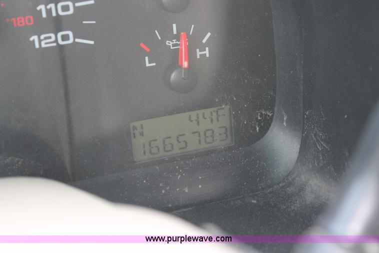 image for item E3283 2004 Ford F150 XLT SuperCrew pickup truck