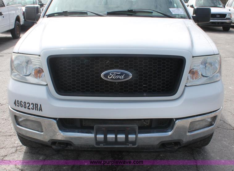 image for item E3283 2004 Ford F150 XLT SuperCrew pickup truck