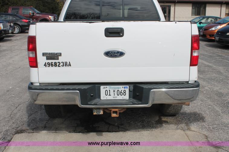 image for item E3283 2004 Ford F150 XLT SuperCrew pickup truck