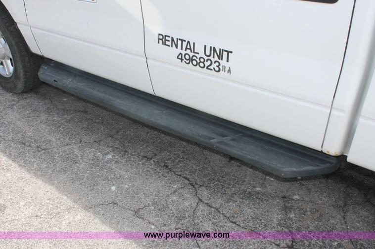 image for item E3283 2004 Ford F150 XLT SuperCrew pickup truck