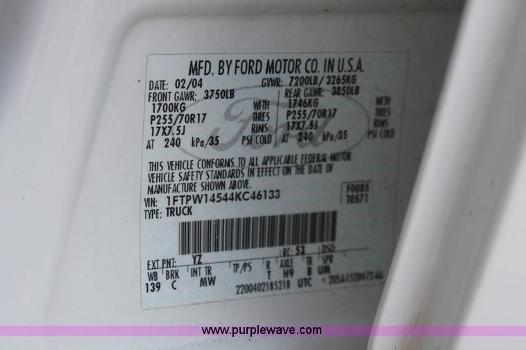 image for item E3283 2004 Ford F150 XLT SuperCrew pickup truck