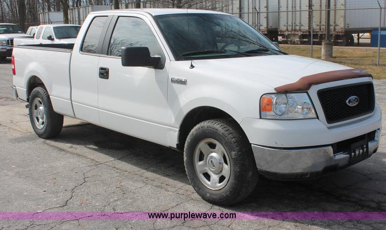 image for item E3284 2005 Ford F150 XLT SuperCab pickup truck