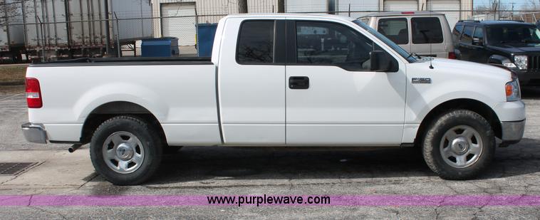 image for item E3284 2005 Ford F150 XLT SuperCab pickup truck
