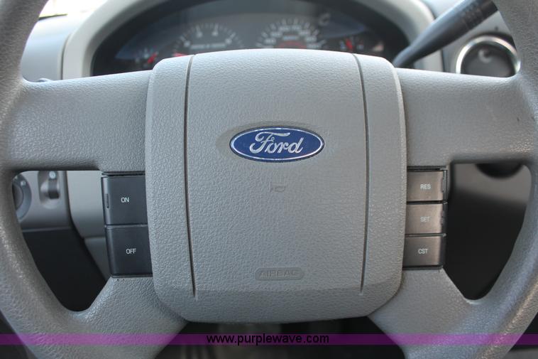 image for item E3284 2005 Ford F150 XLT SuperCab pickup truck