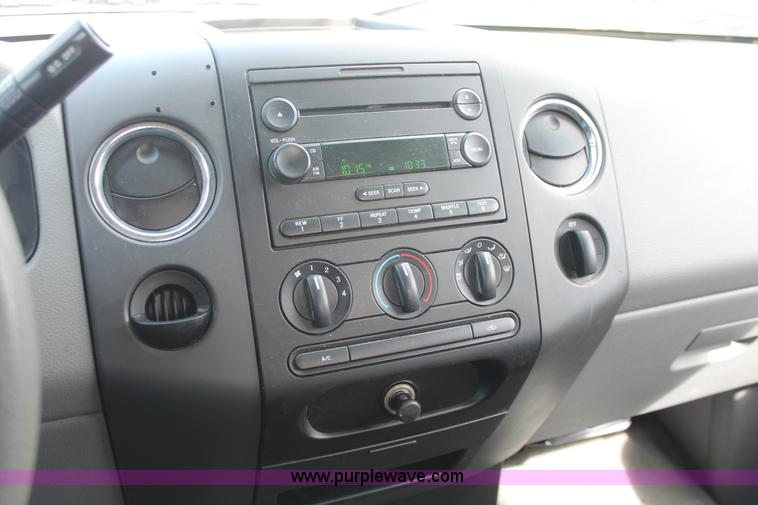 image for item E3284 2005 Ford F150 XLT SuperCab pickup truck