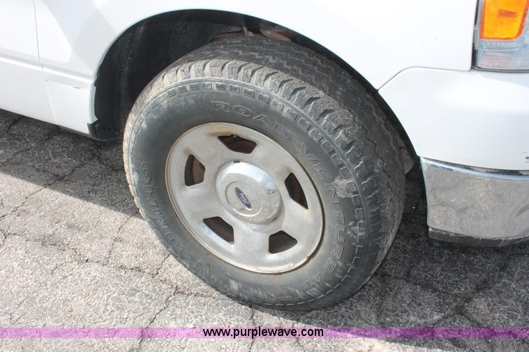 image for item E3284 2005 Ford F150 XLT SuperCab pickup truck