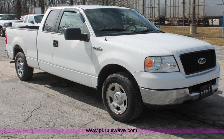 image for item E3285 2005 Ford F150 XLT SuperCab pickup truck