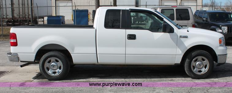 image for item E3285 2005 Ford F150 XLT SuperCab pickup truck