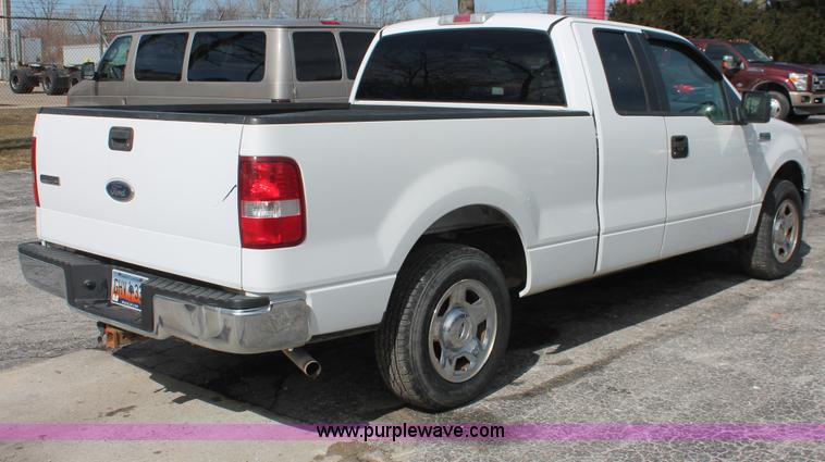 image for item E3285 2005 Ford F150 XLT SuperCab pickup truck
