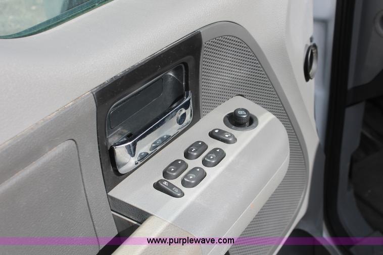 image for item E3285 2005 Ford F150 XLT SuperCab pickup truck