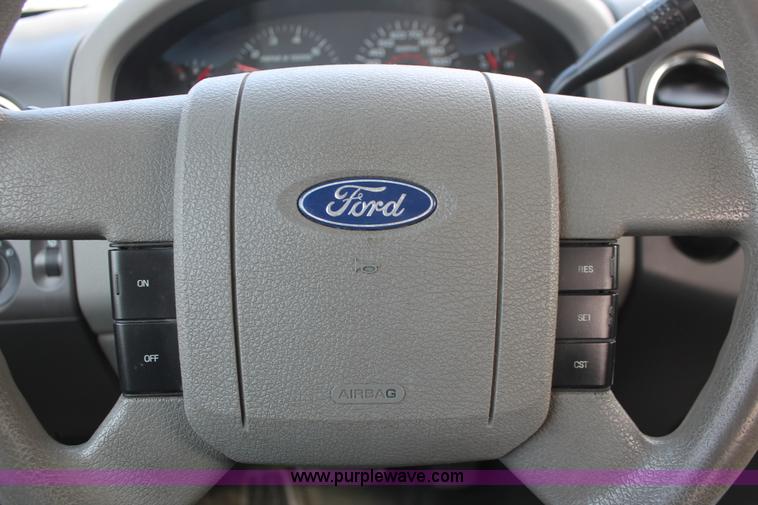 image for item E3285 2005 Ford F150 XLT SuperCab pickup truck