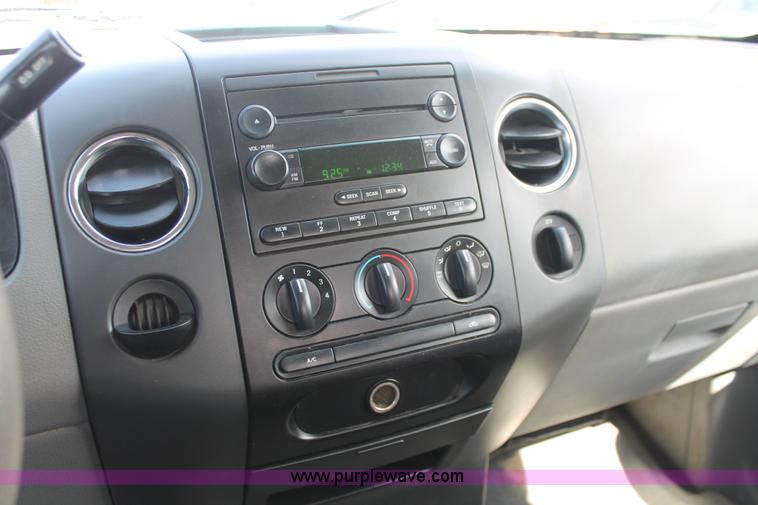 image for item E3285 2005 Ford F150 XLT SuperCab pickup truck