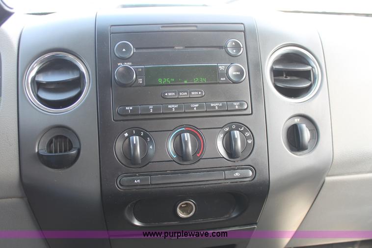 image for item E3285 2005 Ford F150 XLT SuperCab pickup truck