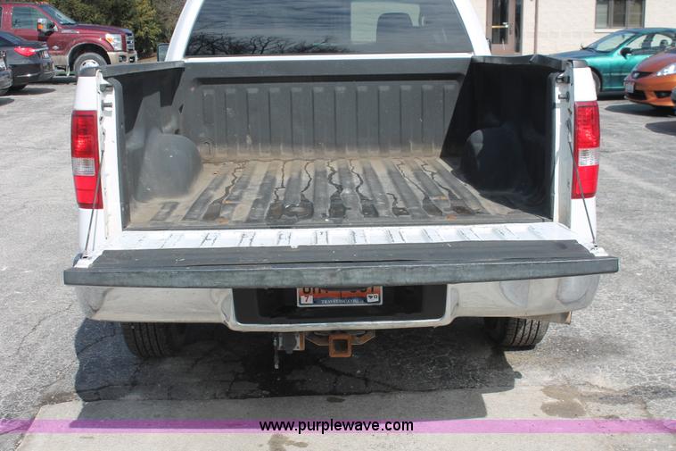 image for item E3285 2005 Ford F150 XLT SuperCab pickup truck