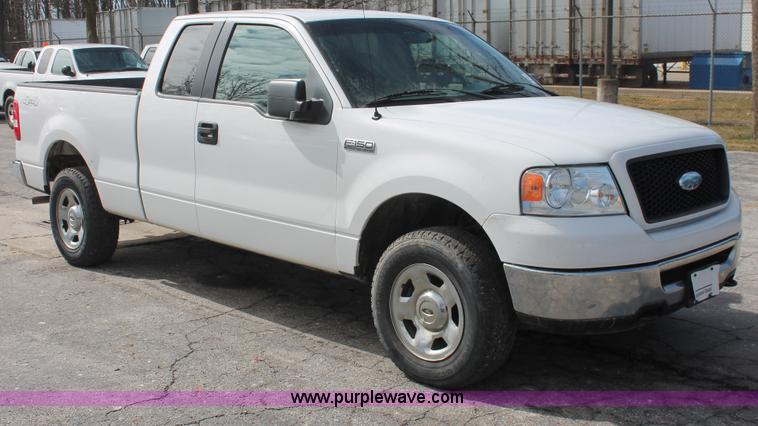 image for item E3286 2006 Ford F150 XLT SuperCab pickup truck