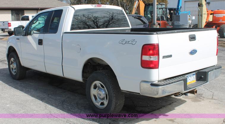 image for item E3286 2006 Ford F150 XLT SuperCab pickup truck