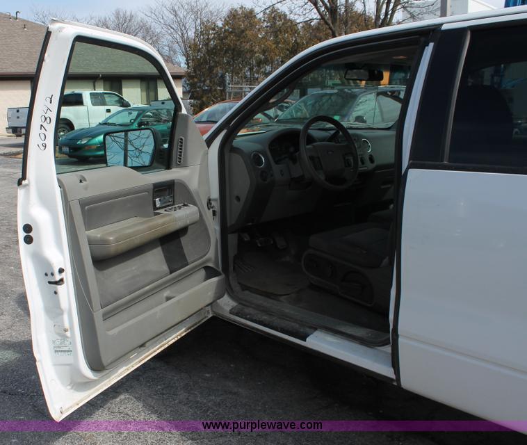 image for item E3286 2006 Ford F150 XLT SuperCab pickup truck