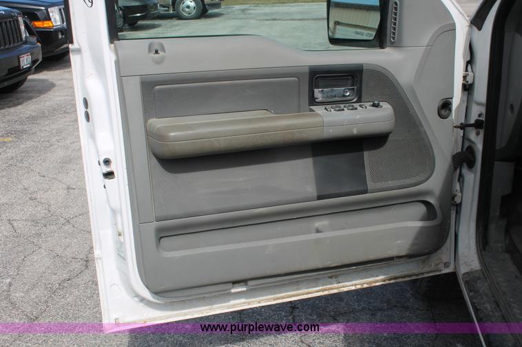 image for item E3286 2006 Ford F150 XLT SuperCab pickup truck