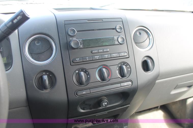image for item E3286 2006 Ford F150 XLT SuperCab pickup truck