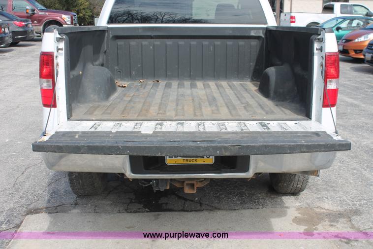 image for item E3286 2006 Ford F150 XLT SuperCab pickup truck