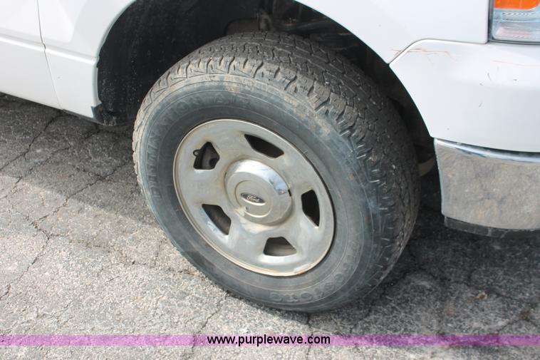 image for item E3286 2006 Ford F150 XLT SuperCab pickup truck
