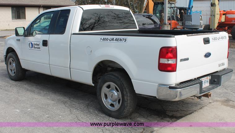 image for item E3287 2005 Ford F150 XLT SuperCab pickup truck