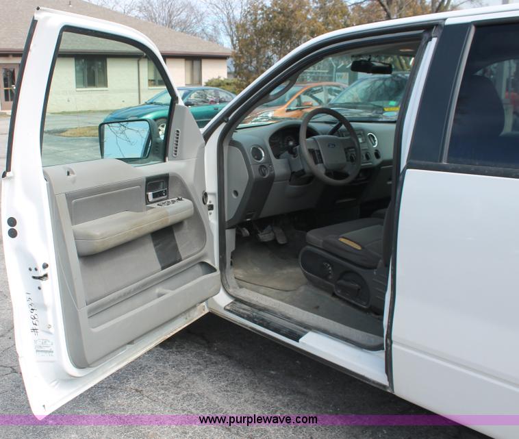 image for item E3287 2005 Ford F150 XLT SuperCab pickup truck