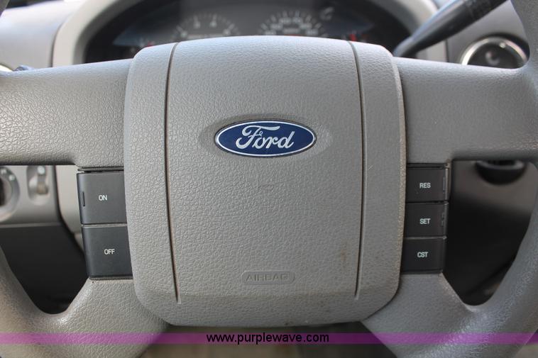 image for item E3287 2005 Ford F150 XLT SuperCab pickup truck