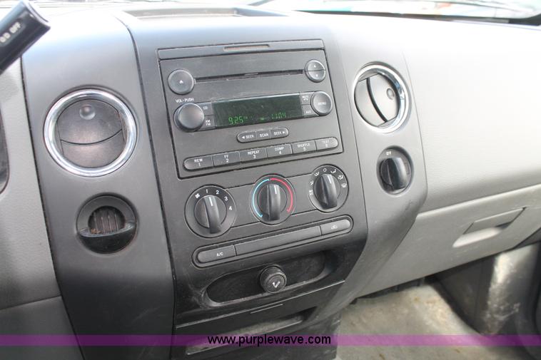 image for item E3287 2005 Ford F150 XLT SuperCab pickup truck