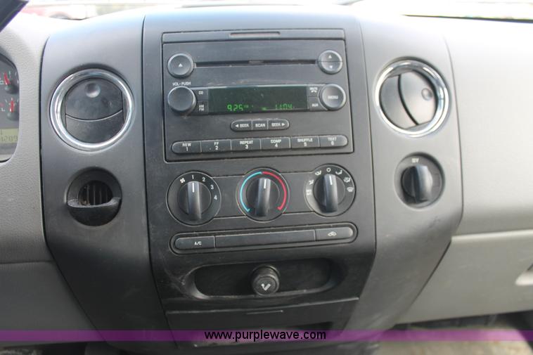 image for item E3287 2005 Ford F150 XLT SuperCab pickup truck