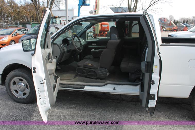 image for item E3287 2005 Ford F150 XLT SuperCab pickup truck