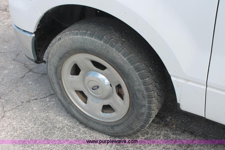 image for item E3287 2005 Ford F150 XLT SuperCab pickup truck
