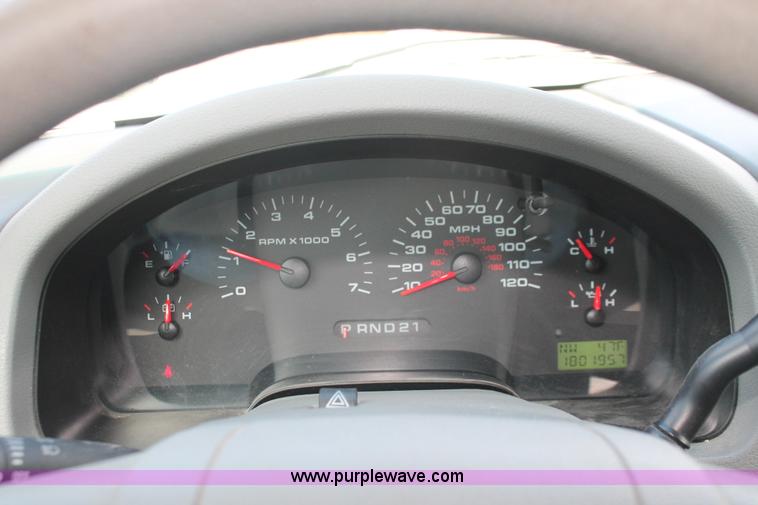 image for item E3288 2005 Ford F150 XLT SuperCab pickup truck