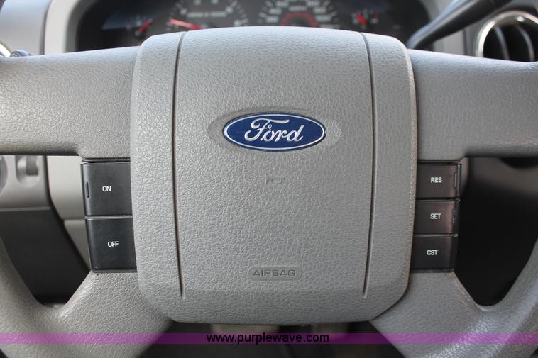 image for item E3288 2005 Ford F150 XLT SuperCab pickup truck