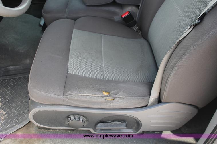 image for item E3288 2005 Ford F150 XLT SuperCab pickup truck