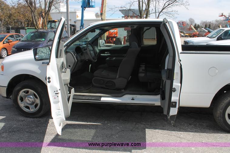 image for item E3288 2005 Ford F150 XLT SuperCab pickup truck