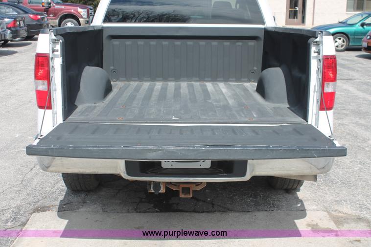 image for item E3288 2005 Ford F150 XLT SuperCab pickup truck