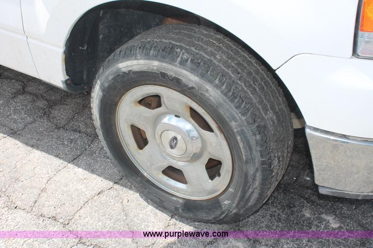 image for item E3288 2005 Ford F150 XLT SuperCab pickup truck