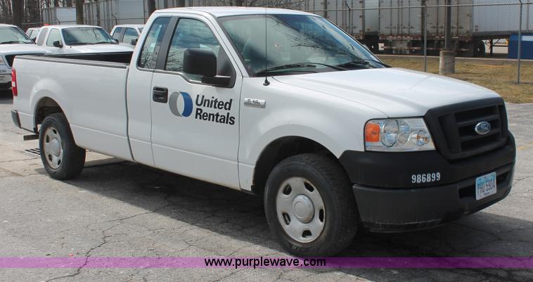 image for item E3289 2006 Ford F150 XL pickup truck