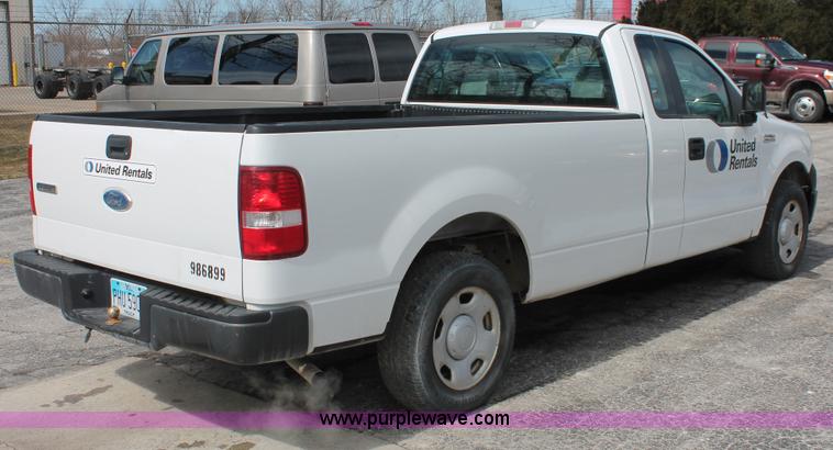image for item E3289 2006 Ford F150 XL pickup truck