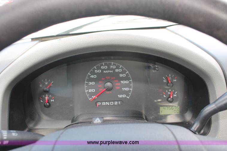 image for item E3289 2006 Ford F150 XL pickup truck