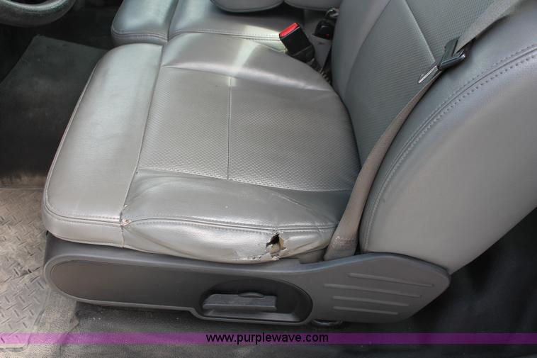 image for item E3289 2006 Ford F150 XL pickup truck