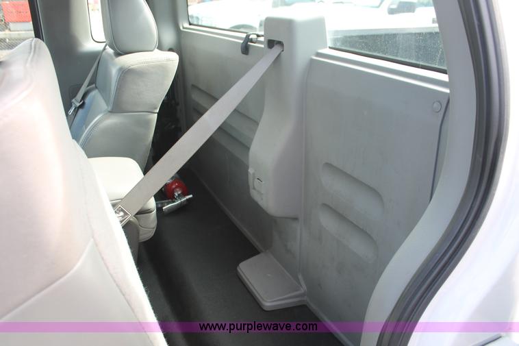 image for item E3289 2006 Ford F150 XL pickup truck