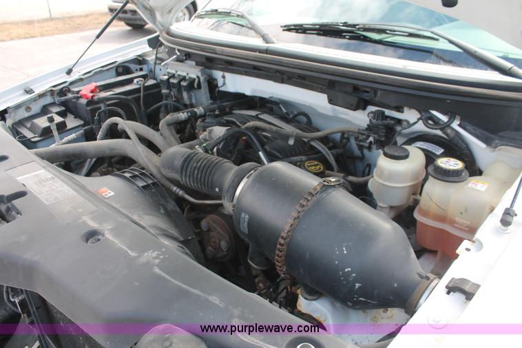 image for item E3289 2006 Ford F150 XL pickup truck