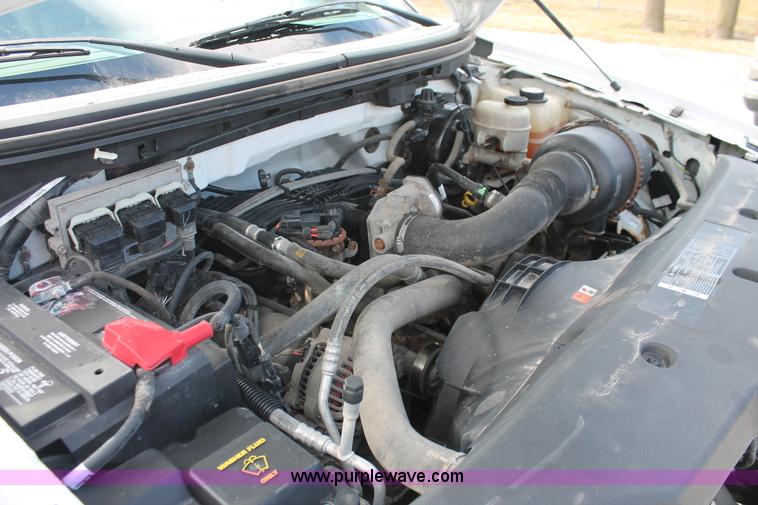 image for item E3289 2006 Ford F150 XL pickup truck