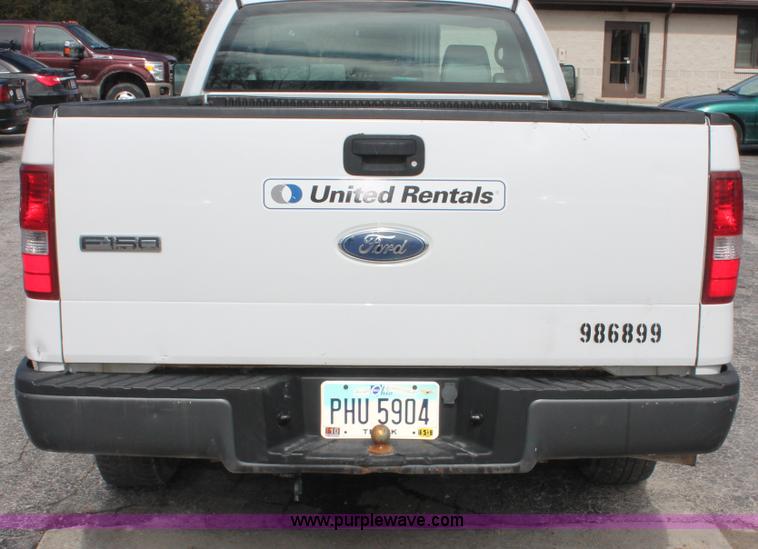 image for item E3289 2006 Ford F150 XL pickup truck