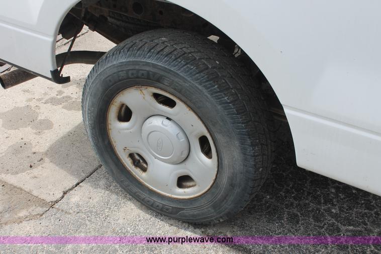 image for item E3289 2006 Ford F150 XL pickup truck