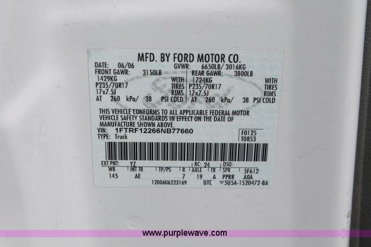 image for item E3289 2006 Ford F150 XL pickup truck