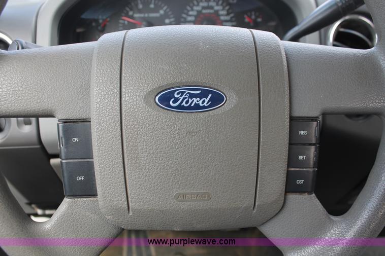 image for item E3290 2007 Ford F150 XLT SuperCab pickup truck